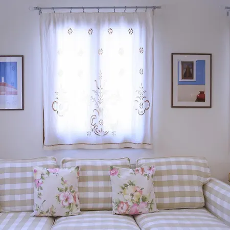 Amaryllis House *