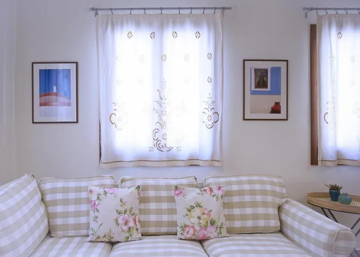Amaryllis House *